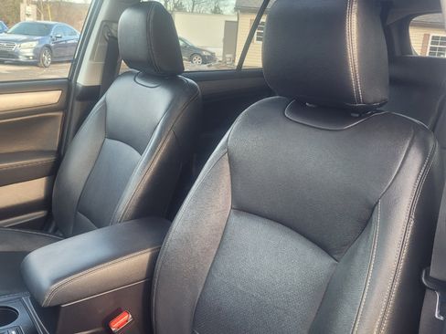 Used 2018 Subaru Outback 2.5i Premium image 12