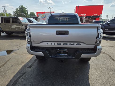 Used 2021 Toyota Tacoma TRD Off-Road image 6