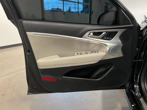 Used 2020 Genesis G70 3.3T w/ Elite Package AWD/4WD image 28