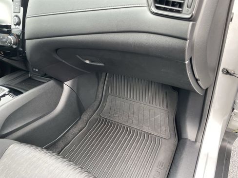 Used 2020 Nissan Rogue S w/ Special Edition Package image 31