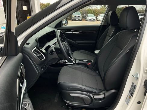 Used 2025 Kia Seltos S image 10