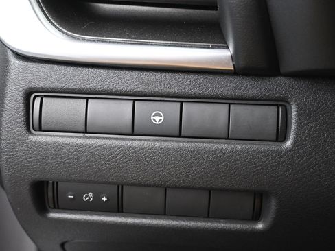 Used 2022 Nissan Rogue SV AWD/4WD image 12