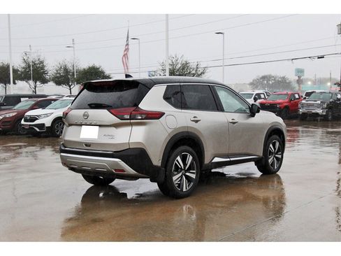 Used 2023 Nissan Rogue Platinum w/ Platinum Premium Package image 6