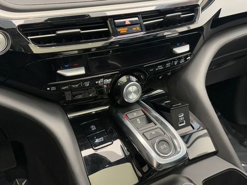 Certified 2024 Acura MDX SH-AWD w/ Technology Package image 17