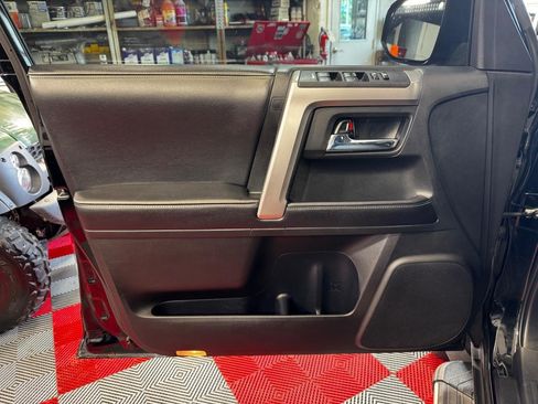 Used 2016 Toyota 4Runner SR5 Premium AWD/4WD image 16