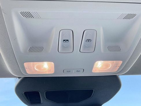 Used 2021 Ford Escape SE w/ SE Sport Appearance Package image 39