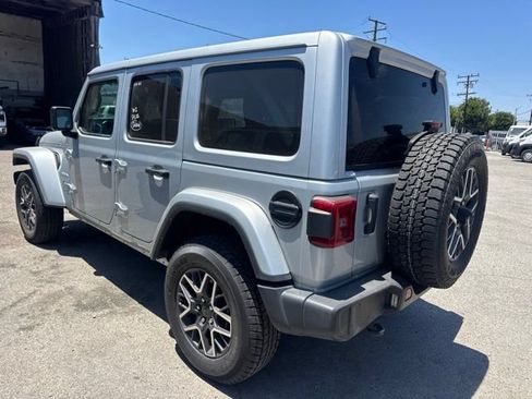 Used 2024 Jeep Wrangler Unlimited Sahara AWD/4WD image 7