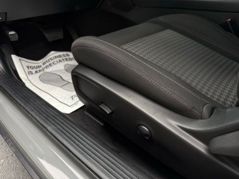 Used 2023 Dodge Challenger SXT image 33