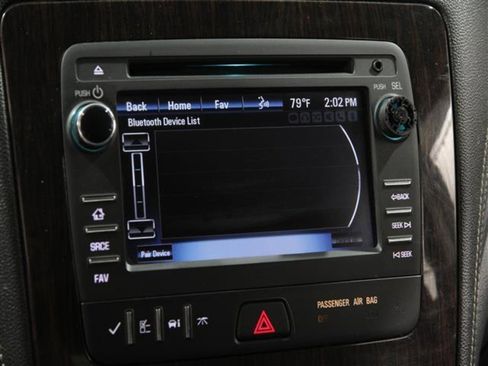 Used 2017 Chevrolet Traverse LT w/ Style and Technology Package image 11