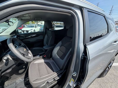 Used 2025 Chevrolet TrailBlazer LT image 37