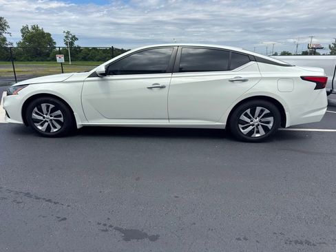 Used 2022 Nissan Altima 2.5 S FWD image 9