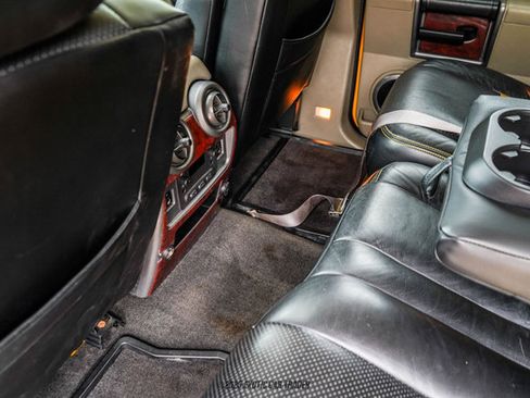 Used 2003 HUMMER H2 w/ Preferred Equipment Group image 93