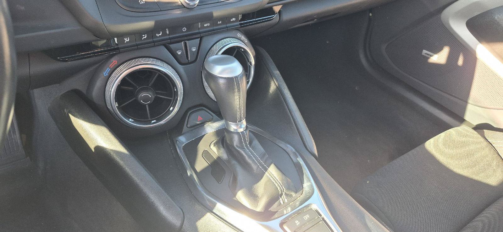 Used 2024 Chevrolet Camaro LT w/ Technology Package RWD image 10