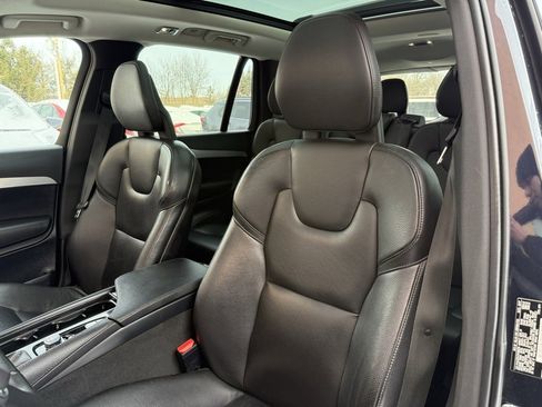 Used 2017 Volvo XC90 T6 Momentum w/ Protection Package image 11