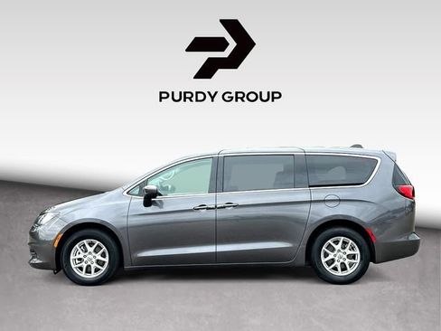 Used 2022 Chrysler Voyager LX FWD image 5
