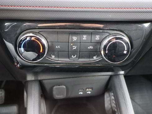 Used 2024 Chevrolet TrailBlazer RS AWD/4WD image 12