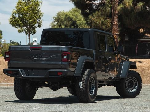 Used 2024 Jeep Gladiator Sport image 9