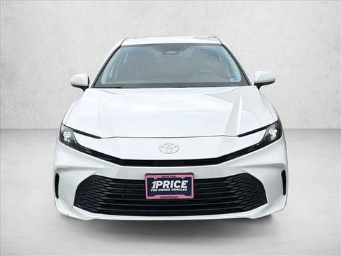 Used 2025 Toyota Camry LE w/ Convenience Package FWD image 2