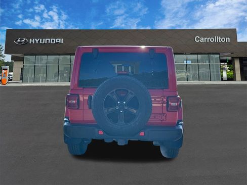 Used 2022 Jeep Wrangler Unlimited Sahara image 6