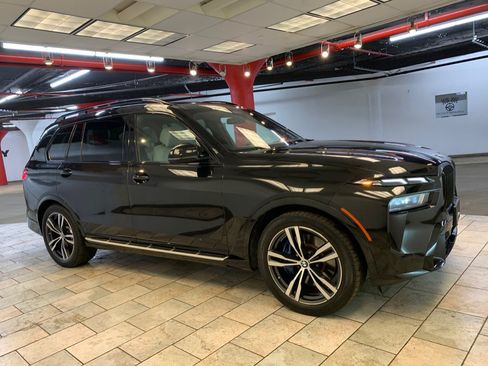 Used 2024 BMW X7 xDrive40i w/ M Sport Package AWD/4WD image 6