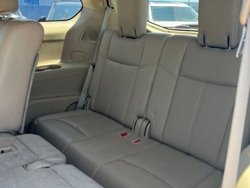 Used 2015 Nissan Pathfinder Platinum w/ Family Entertainment Package FWD image 30