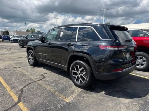Used 2026 Jeep Grand Cherokee Limited AWD/4WD image 4