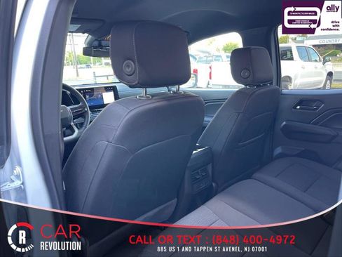 Used 2024 Chevrolet Colorado LT RWD image 35