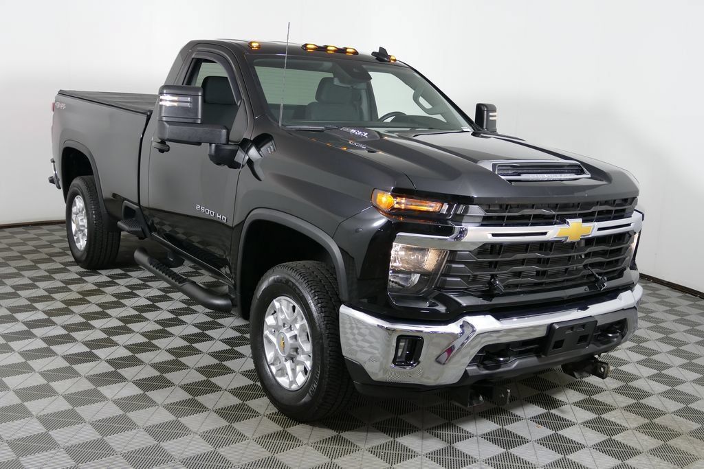 Used 2024 Chevrolet Silverado 2500 LT w/ Convenience Package AWD/4WD image 1