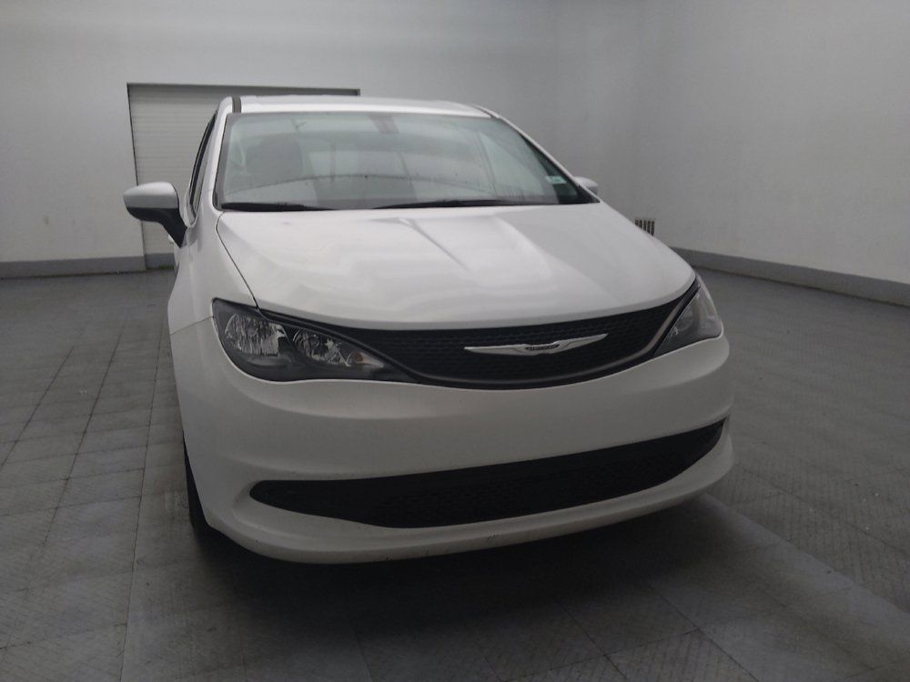 Used 2022 Chrysler Voyager LX FWD image 14