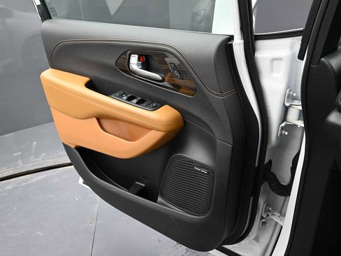 Used 2022 Chrysler Pacifica Pinnacle image 10