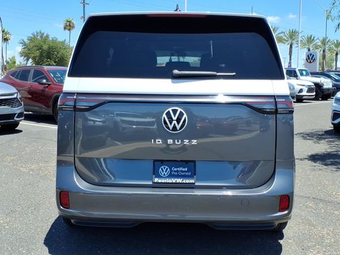Used 2025 Volkswagen ID. Buzz Pro S RWD image 6