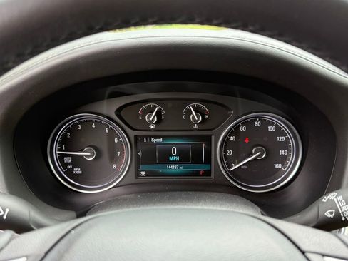 Used 2019 Buick Enclave Essence FWD image 34