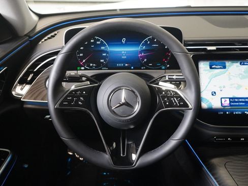 Used 2026 Mercedes-Benz E 350 4MATIC Sedan image 15