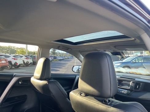 Used 2017 Toyota RAV4 Limited image 29