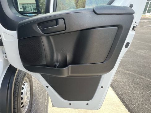 Used 2024 RAM ProMaster 2500 FWD image 11