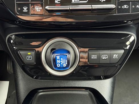 Used 2021 Toyota Prius Prime LE FWD image 14