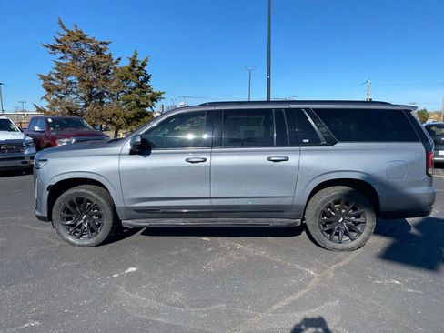 Used 2021 Cadillac Escalade ESV Sport Platinum image 6