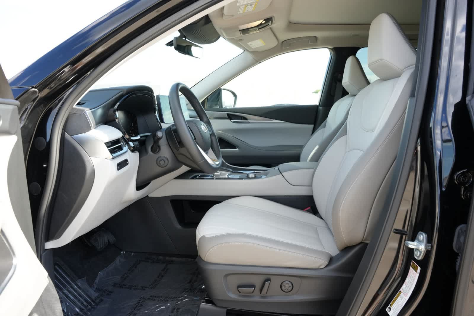 Certified 2027 INFINITI QX60 Luxe w/ Cargo Package FWD image 17
