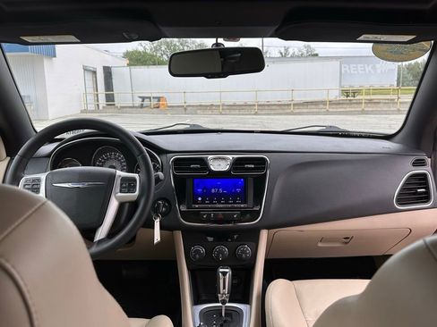 Used 2014 Chrysler 200 Limited FWD image 26