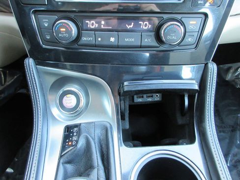 Used 2016 Nissan Maxima Platinum image 46