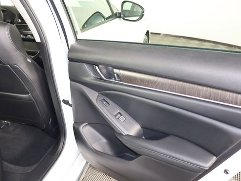 Certified 2022 Honda Accord Touring image 46