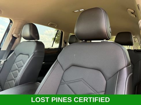 Used 2025 Volkswagen Atlas SE FWD image 9