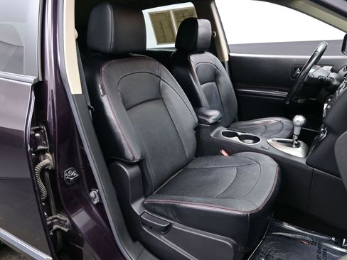 Used 2013 Nissan Rogue SL image 3