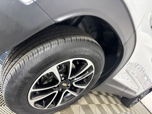 Used 2025 Chevrolet TrailBlazer LT AWD/4WD image 24