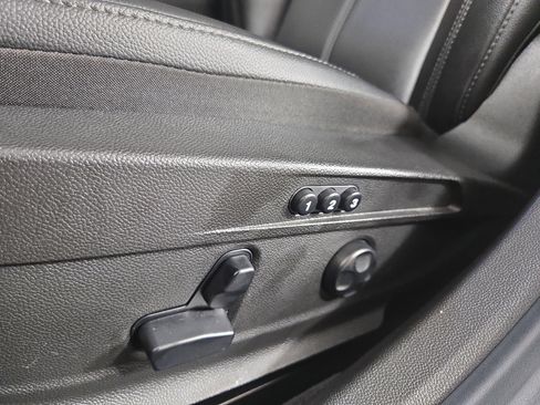 Used 2020 Alfa Romeo Giulia Ti w/ Nero Edizione image 31