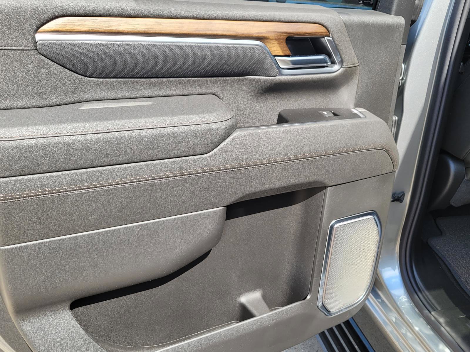 New 2026 Chevrolet Silverado 2500 High Country w/ High Country Premium Package AWD/4WD image 8