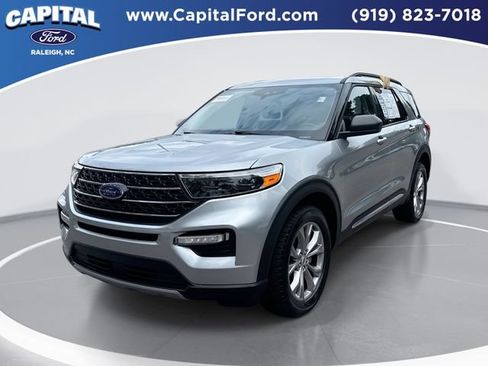 Certified 2023 Ford Explorer XLT w/ Equipment Group 202A AWD/4WD image 1