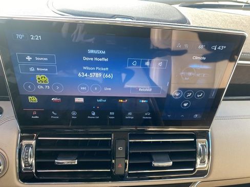 Used 2023 Lincoln Navigator Reserve image 8
