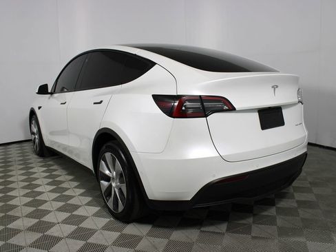 Used 2021 Tesla Model Y Long Range image 32