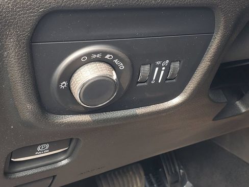Used 2023 Jeep Grand Cherokee L Laredo AWD/4WD image 10